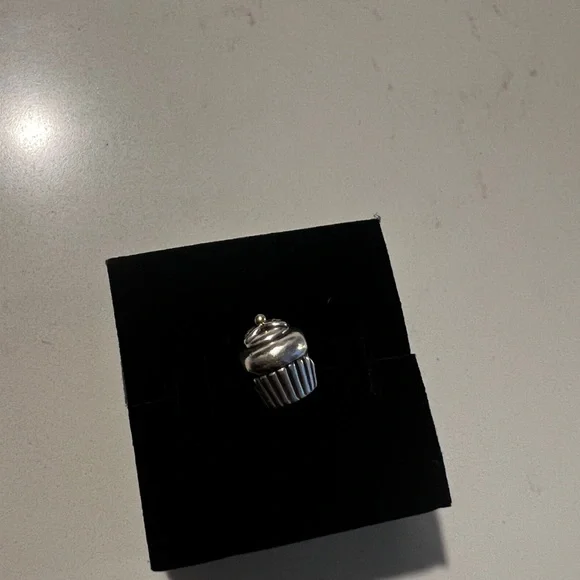 Authentic Retired Pandora Charm - Picture 1 of 1